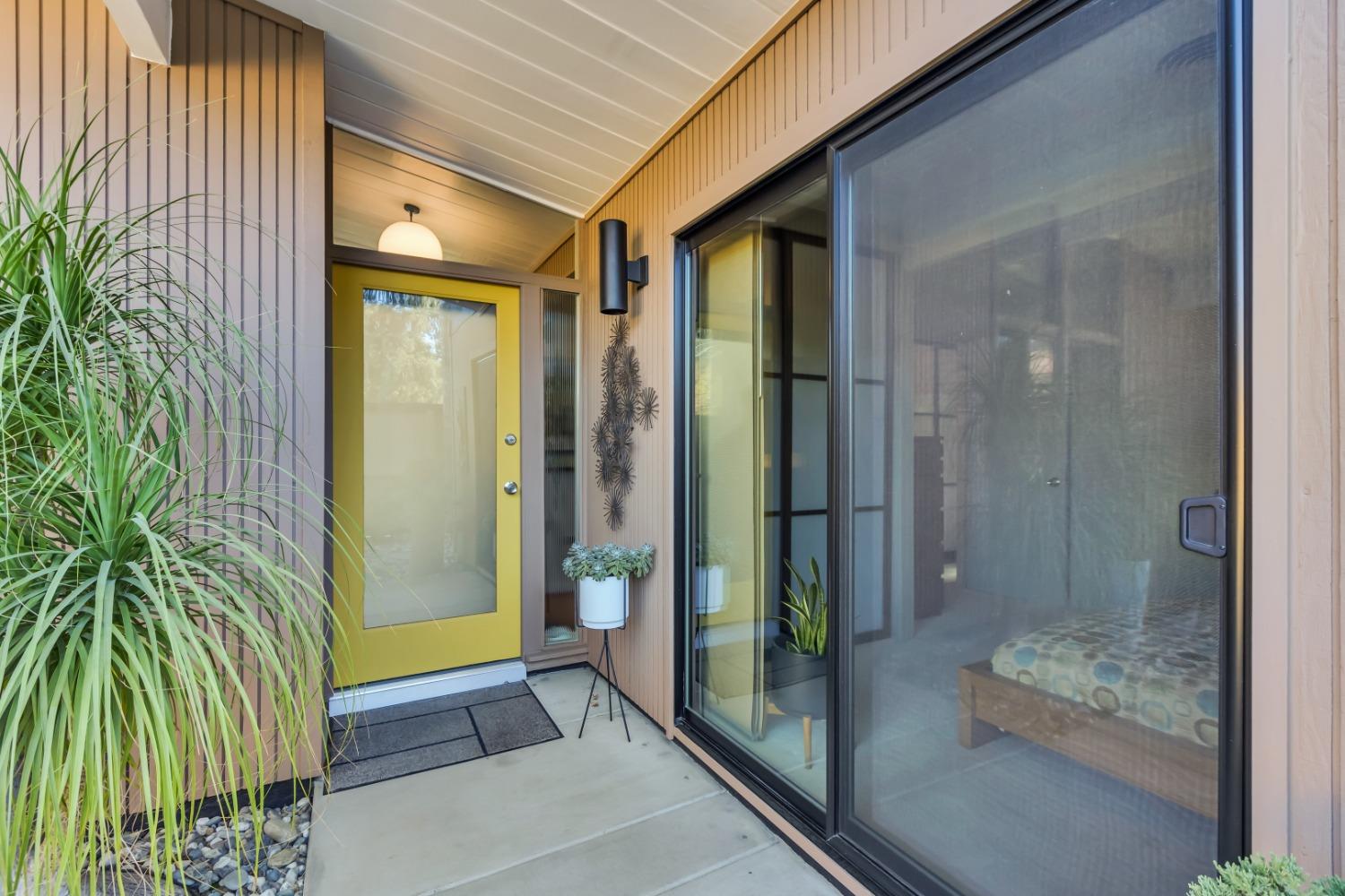 6425 S Land Park Drive