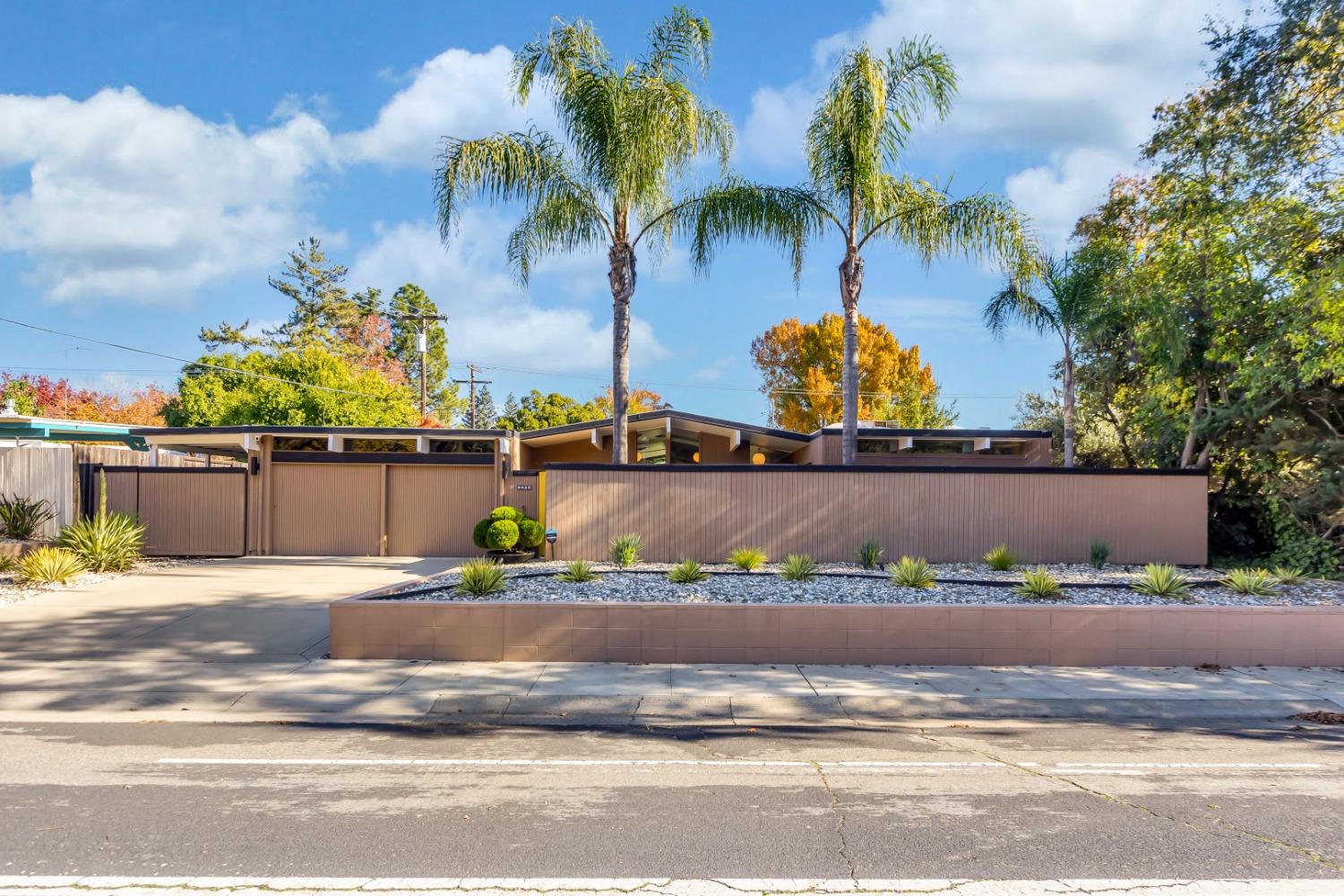 6425 S Land Park Drive