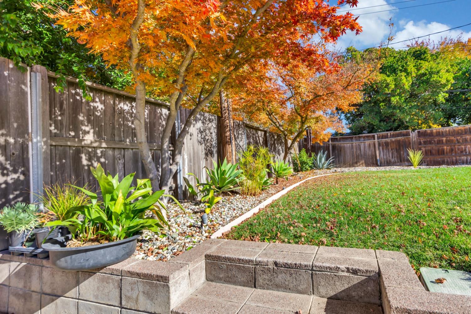 6425 S Land Park Drive