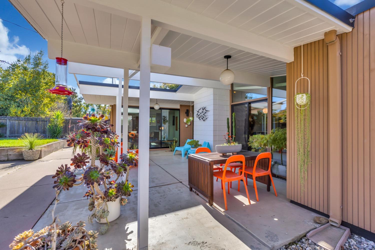 6425 S Land Park Drive