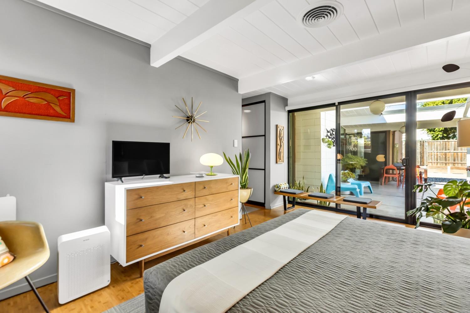 6425 S Land Park Drive