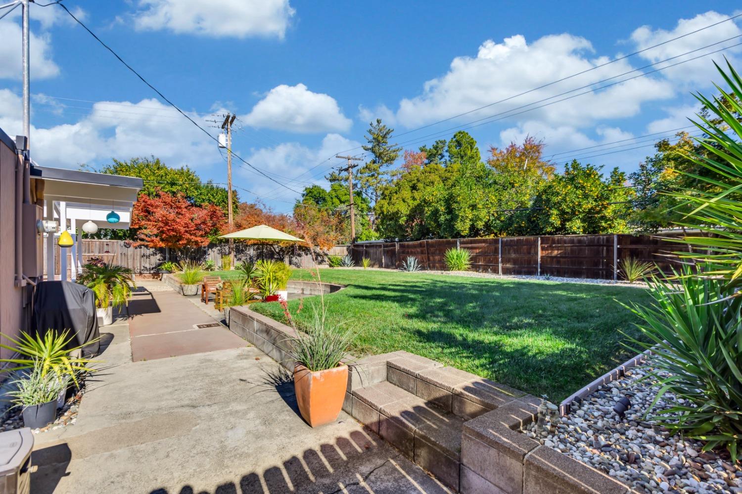 6425 S Land Park Drive