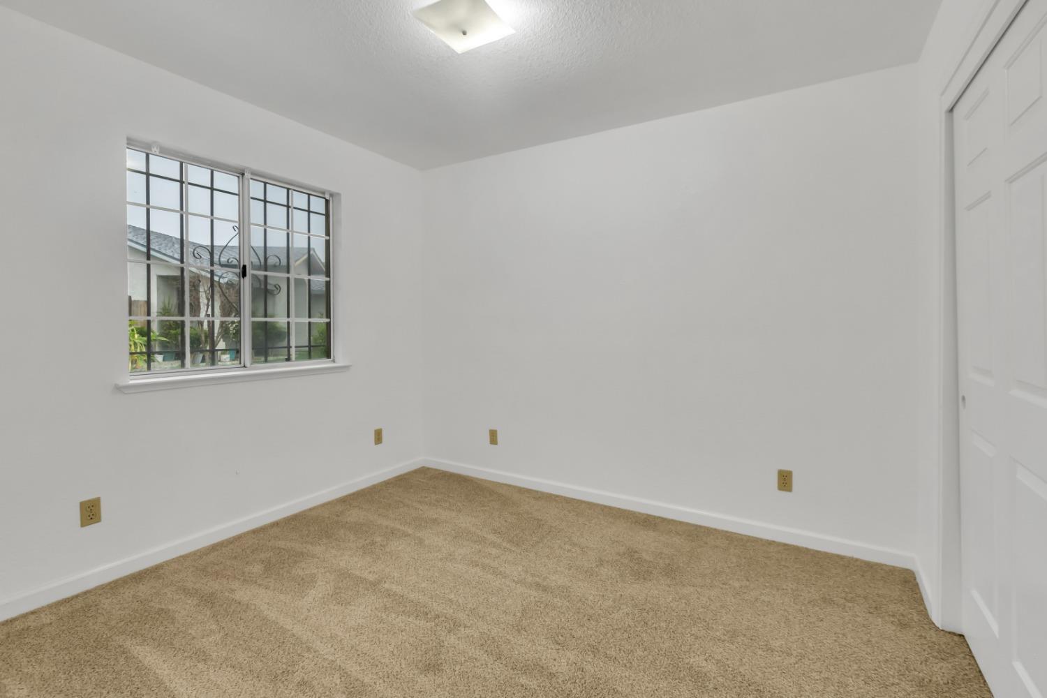 1752 Thousand Oaks Court