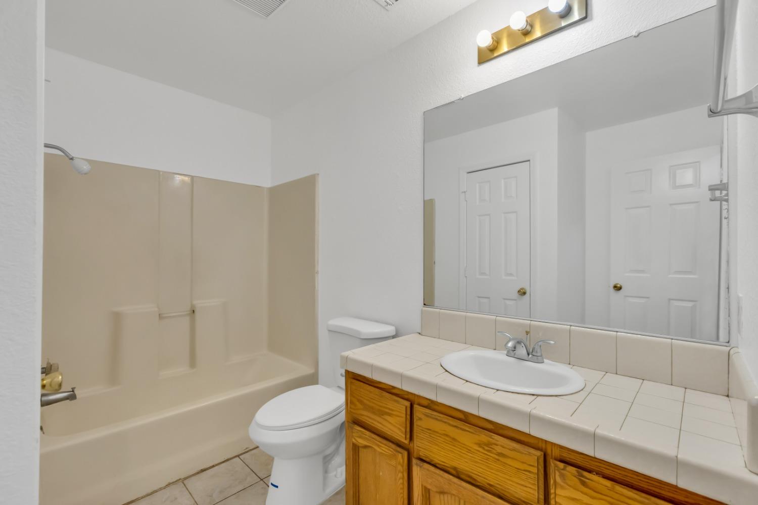 1752 Thousand Oaks Court