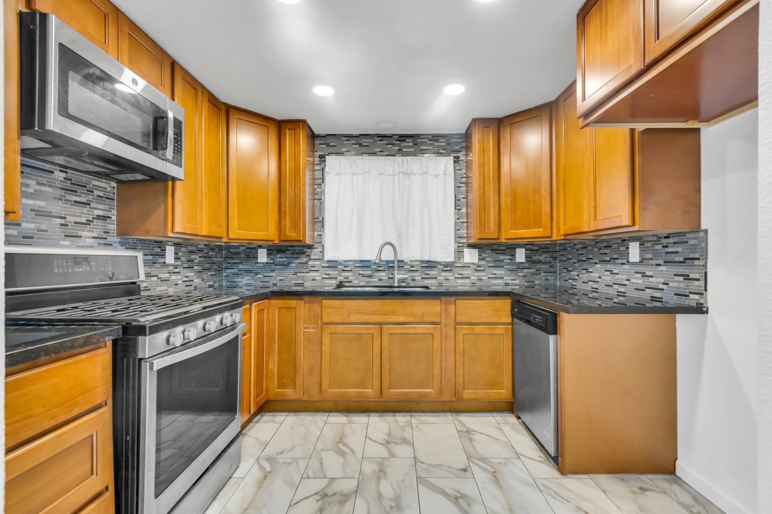 1752 Thousand Oaks Court