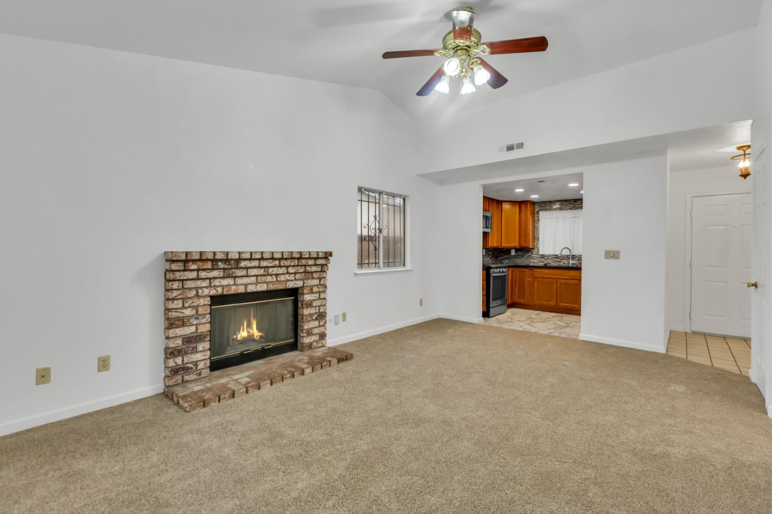 1752 Thousand Oaks Court