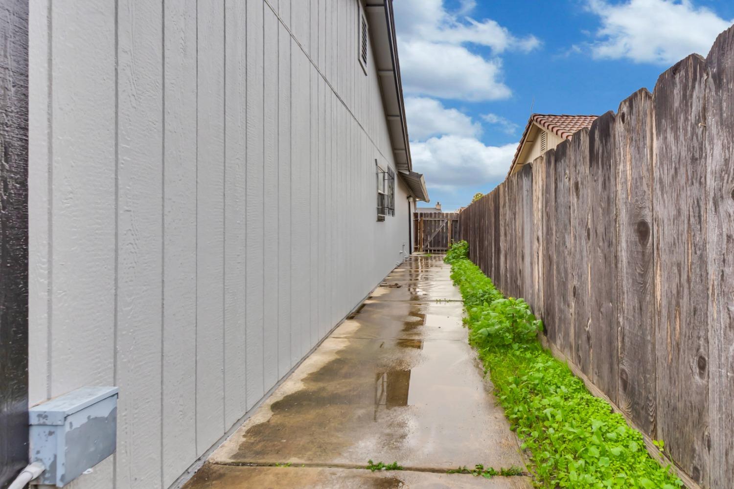 1752 Thousand Oaks Court