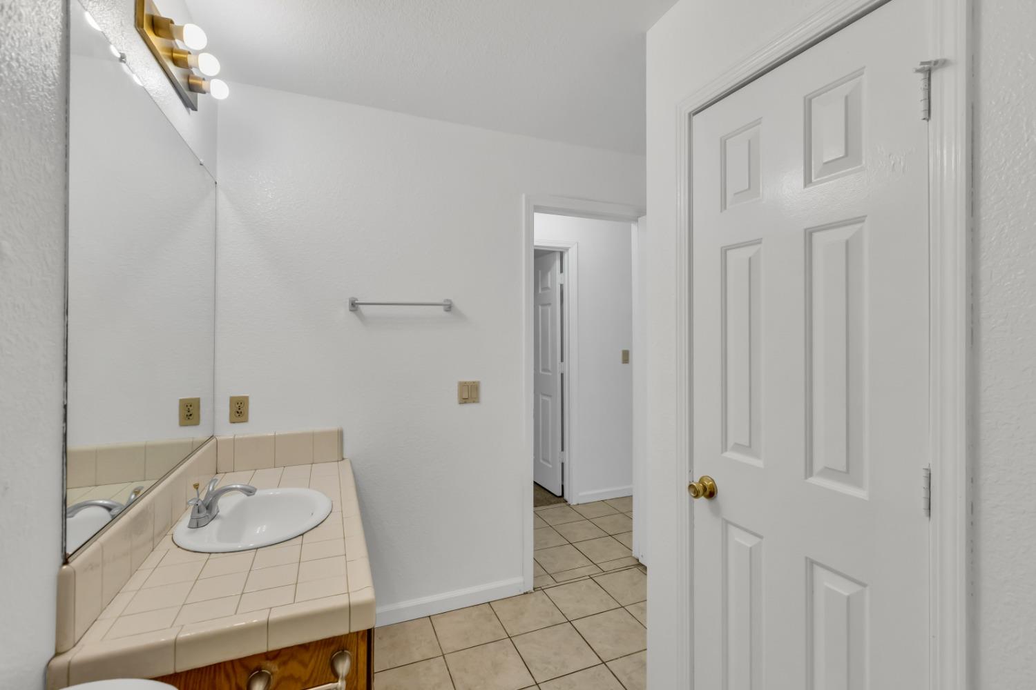 1752 Thousand Oaks Court