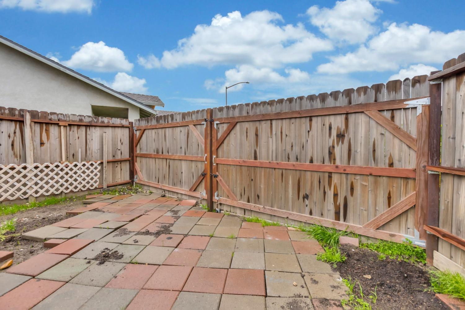 1752 Thousand Oaks Court