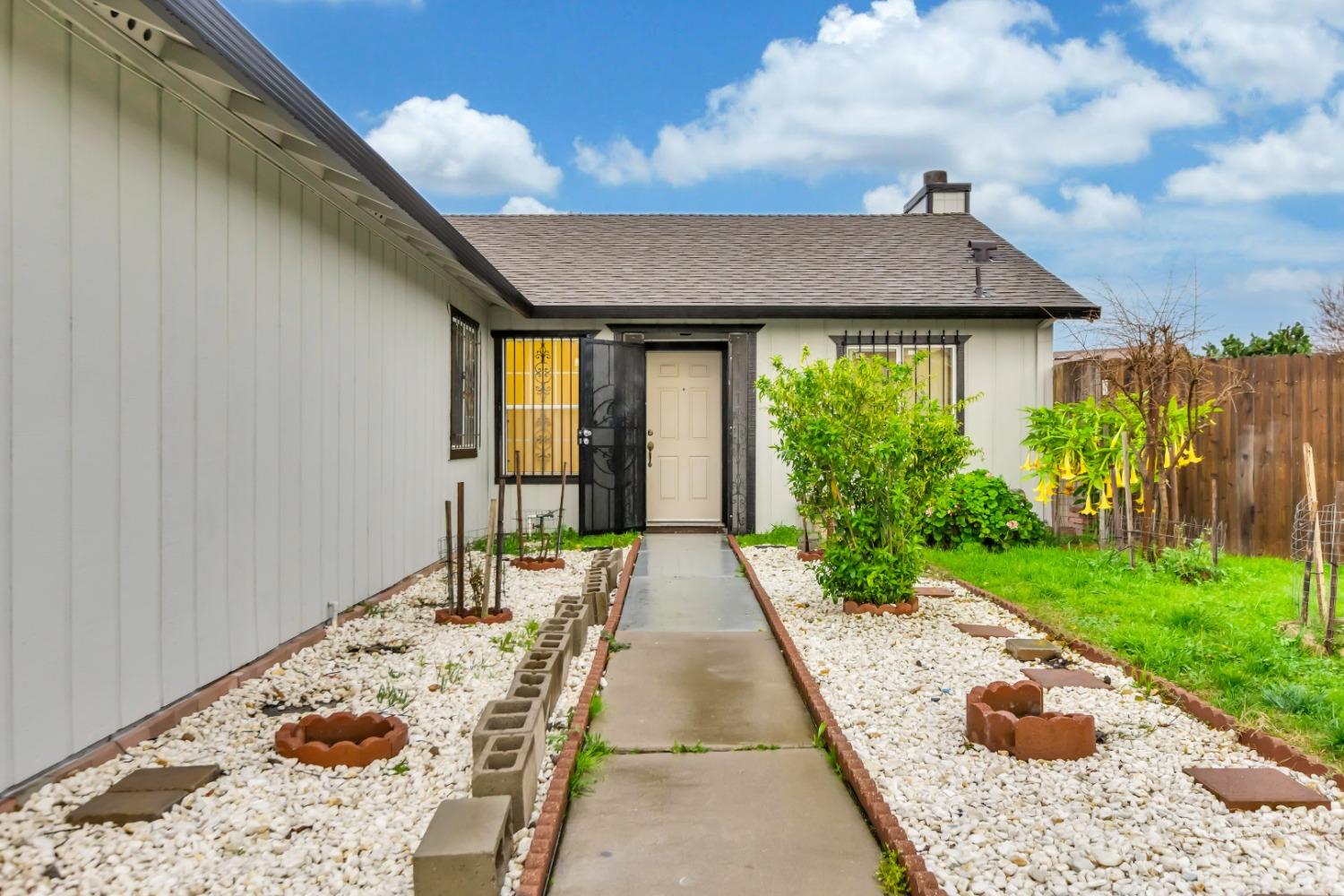 1752 Thousand Oaks Court