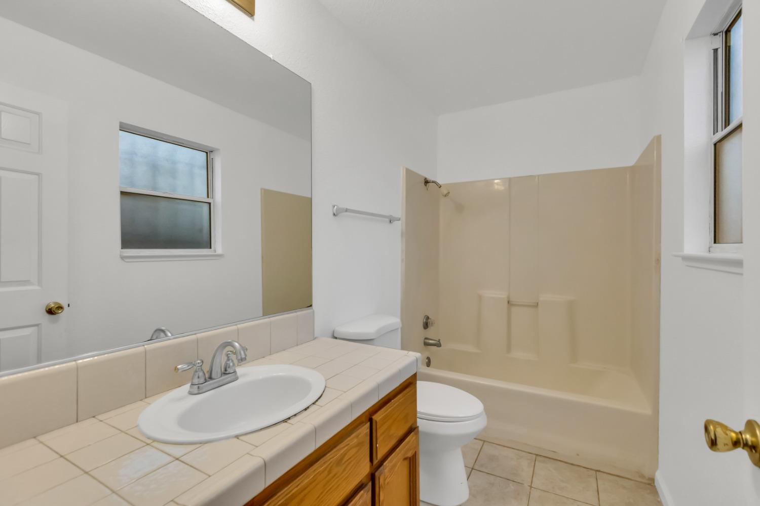 1752 Thousand Oaks Court