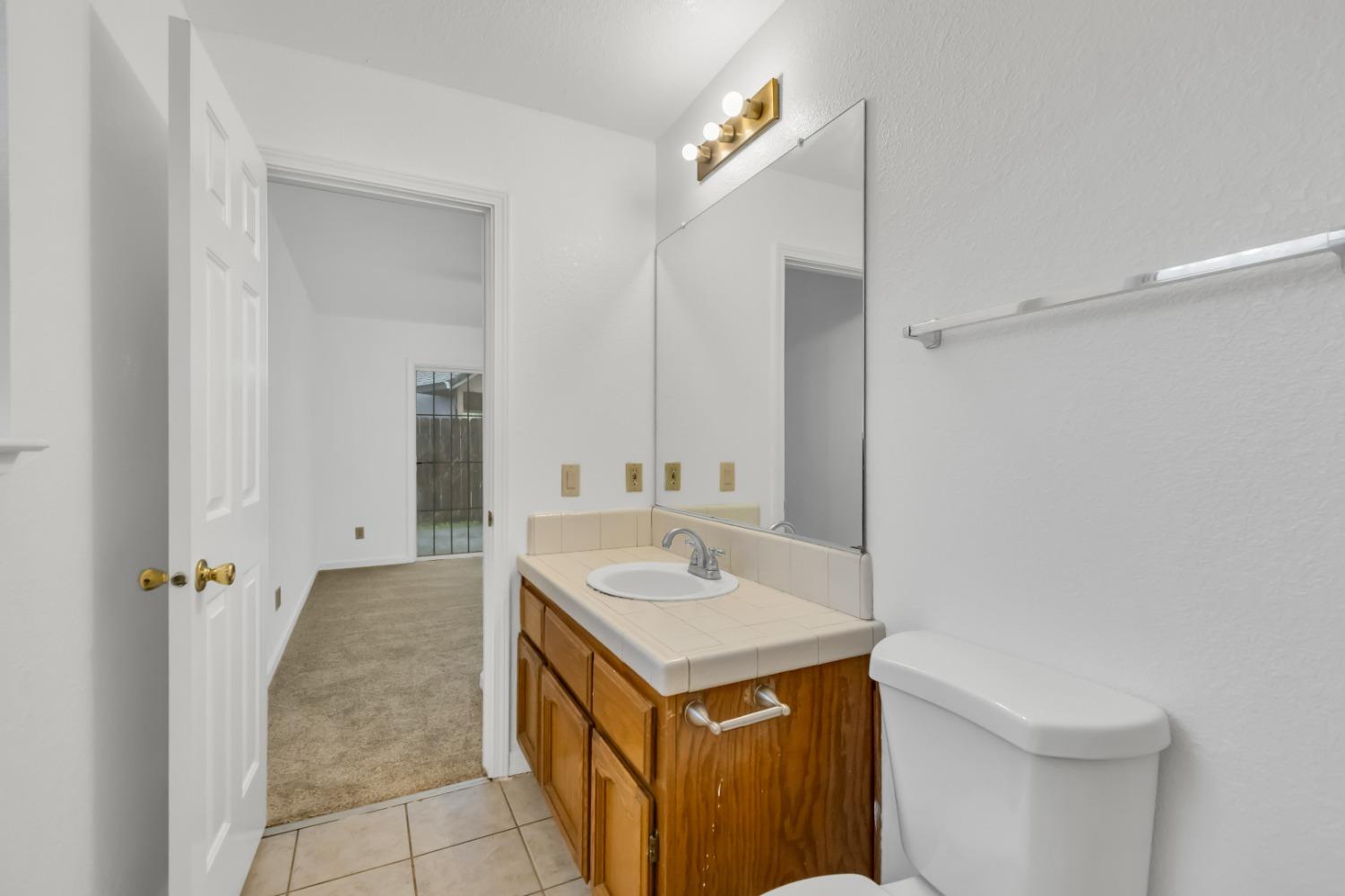 1752 Thousand Oaks Court