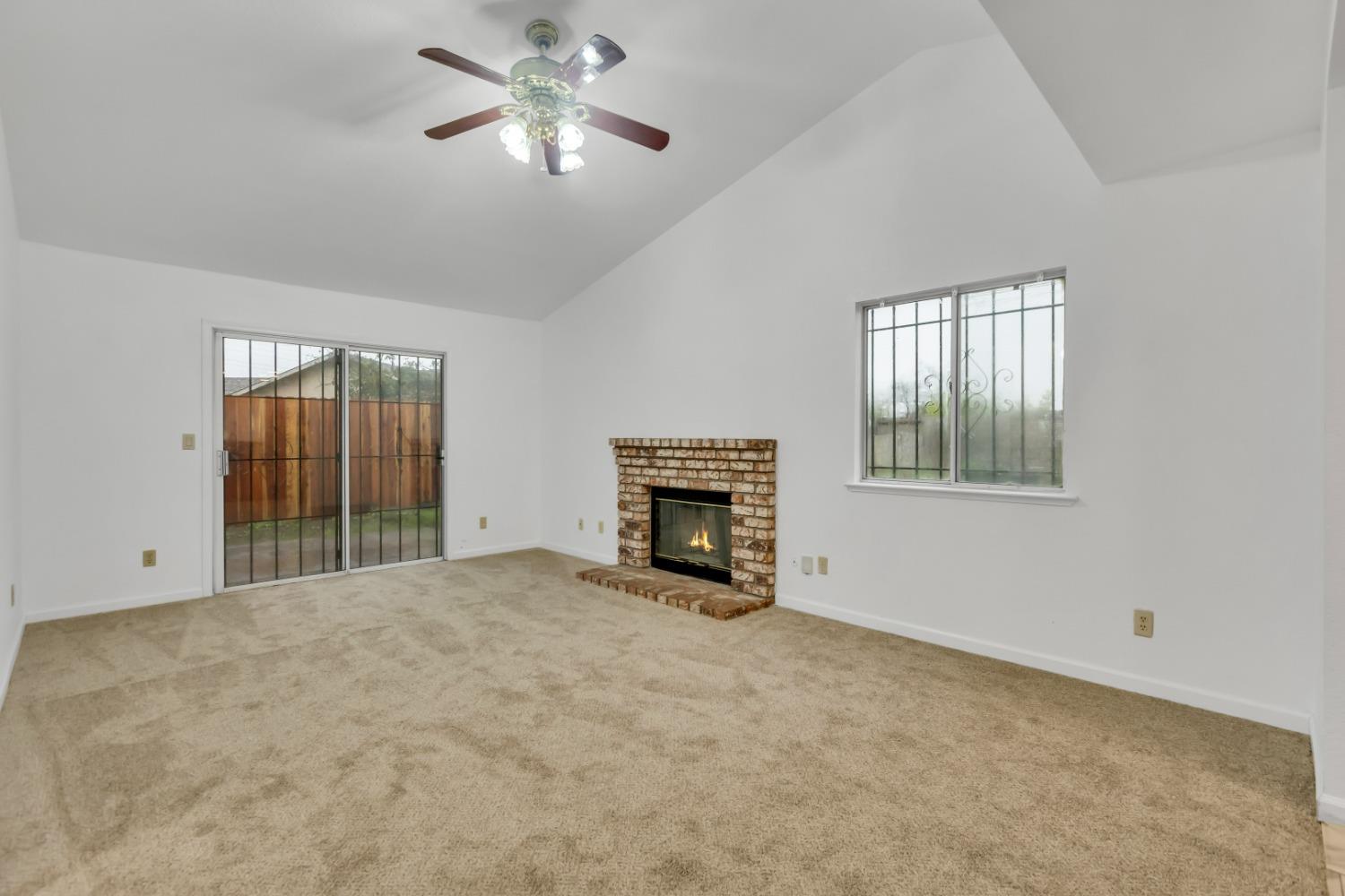 1752 Thousand Oaks Court