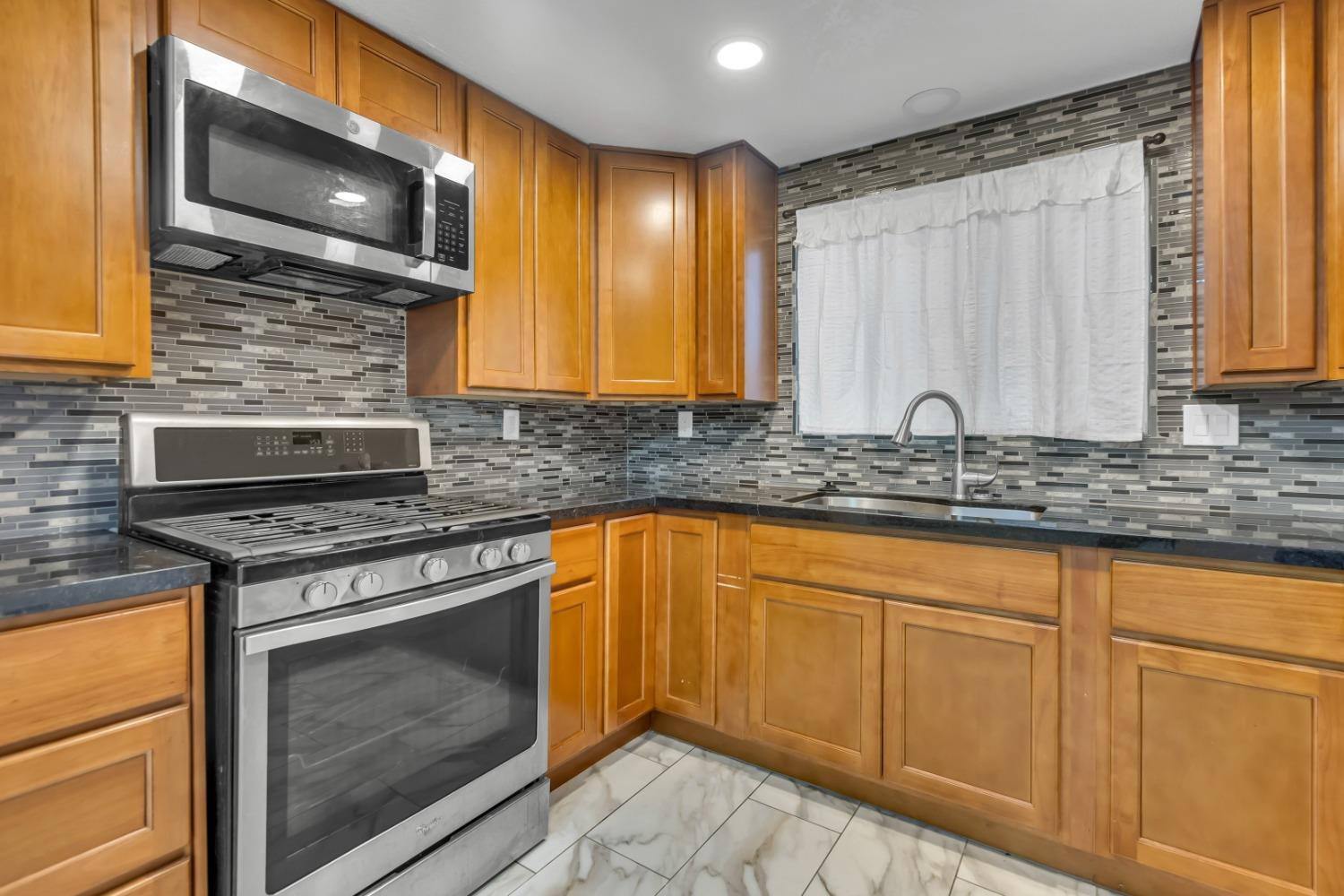 1752 Thousand Oaks Court