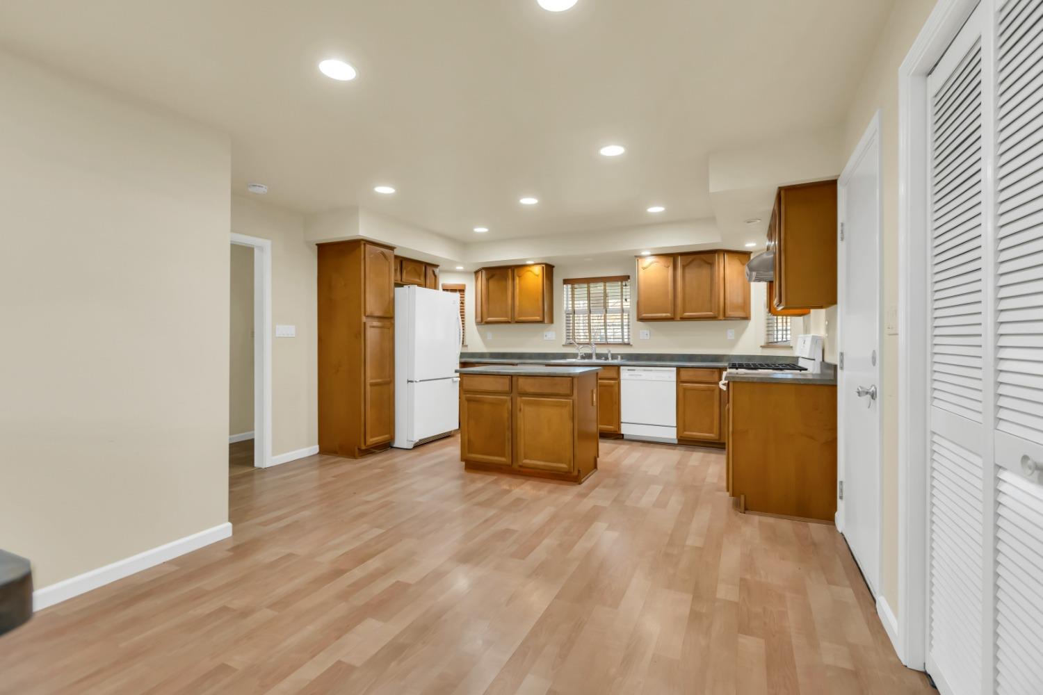 1418 Valencia Avenue