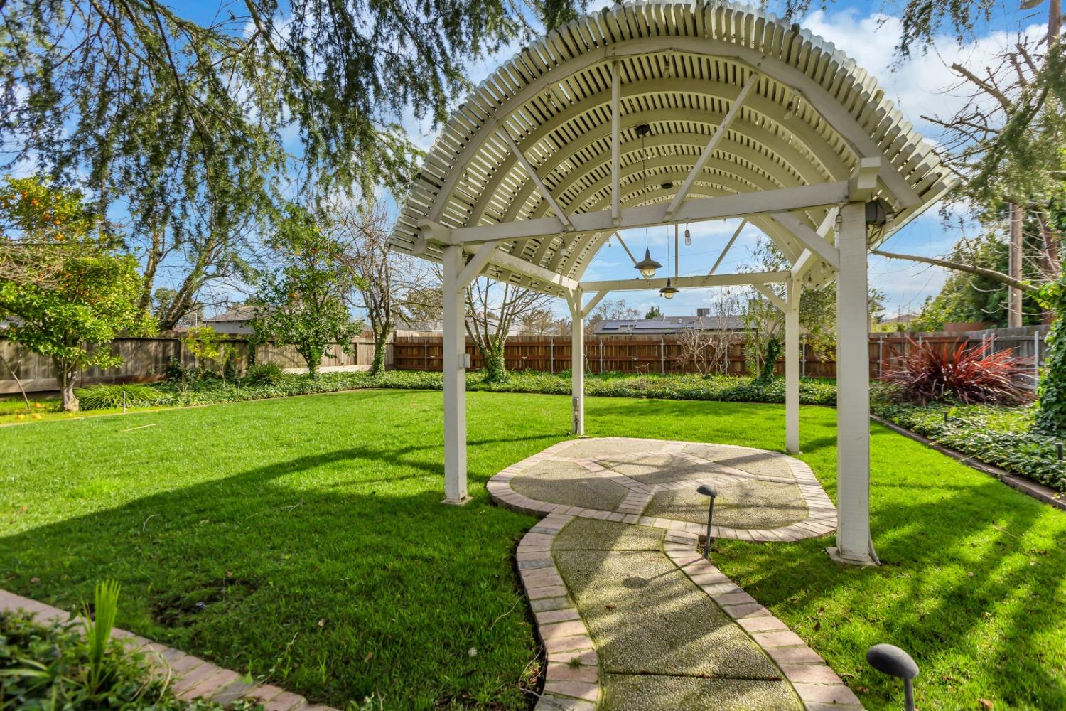 1418 Valencia Avenue