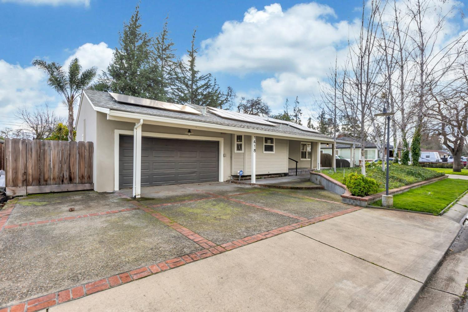 1418 Valencia Avenue