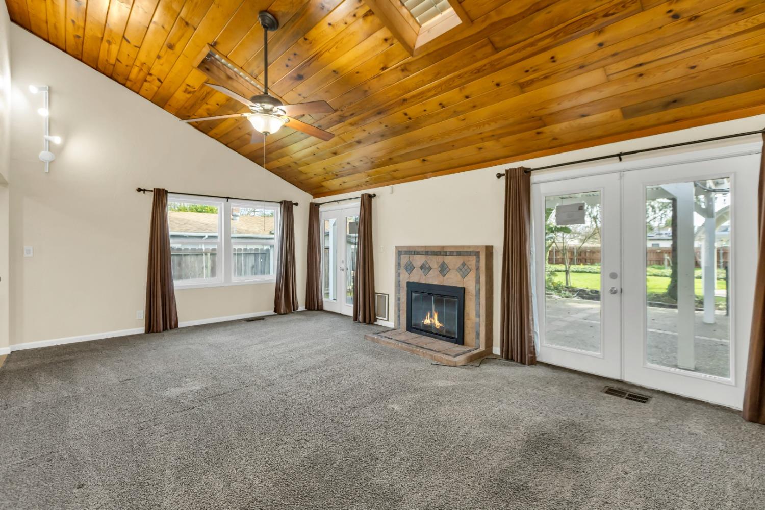 1418 Valencia Avenue