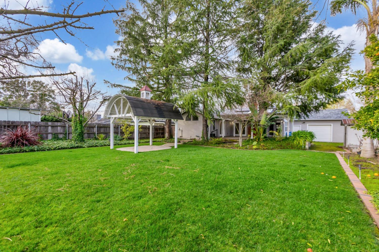 1418 Valencia Avenue