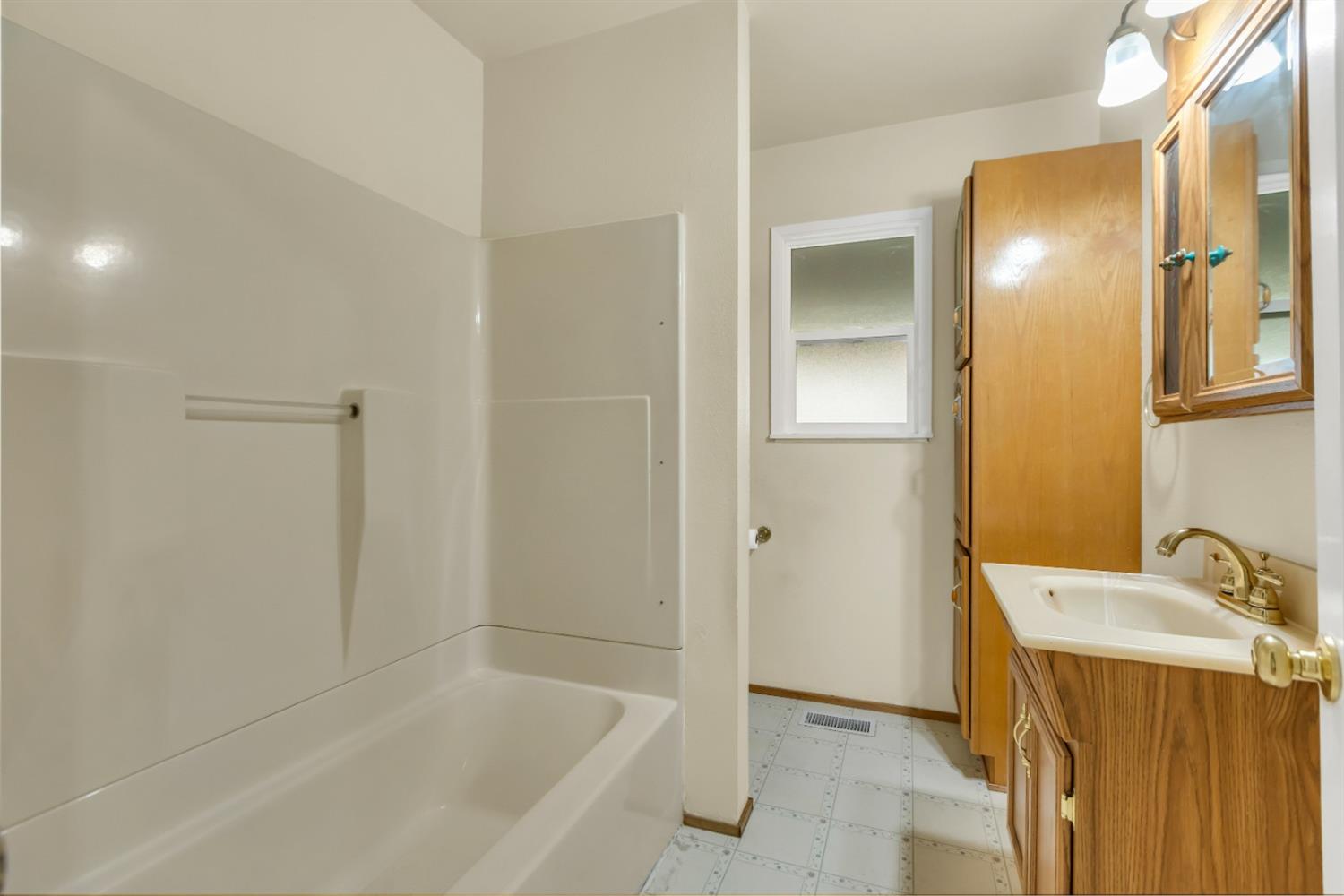 1418 Valencia Avenue