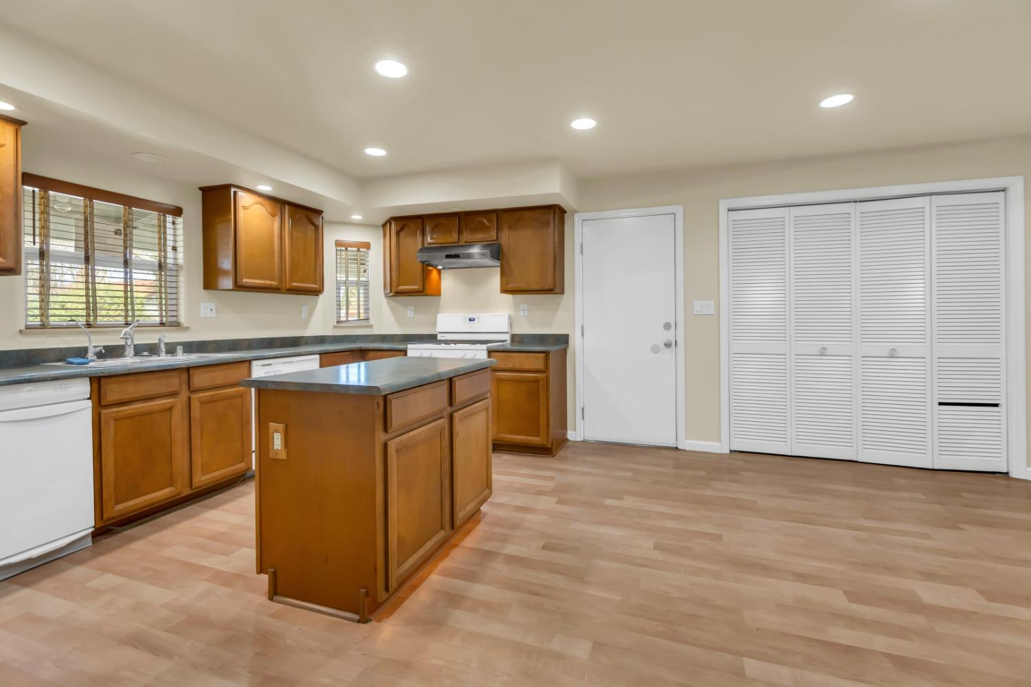 1418 Valencia Avenue