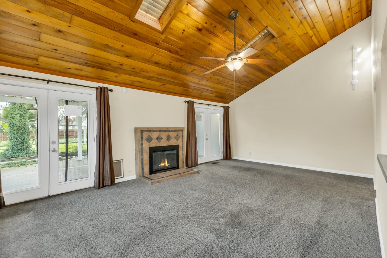 1418 Valencia Avenue