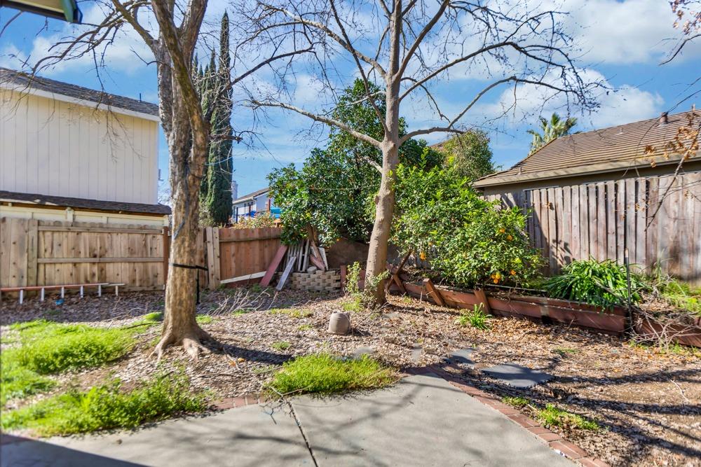 8661 Shadow Crest Circle