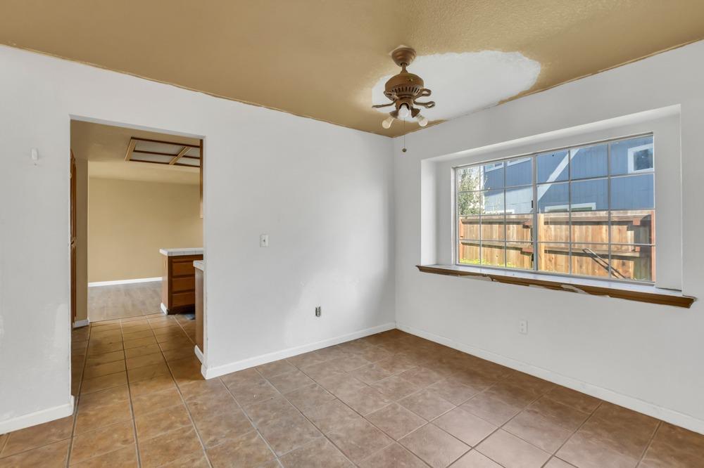 8661 Shadow Crest Circle