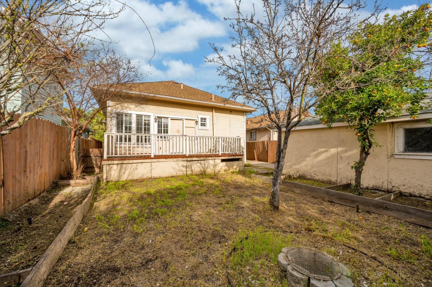 1121 Columbia Street