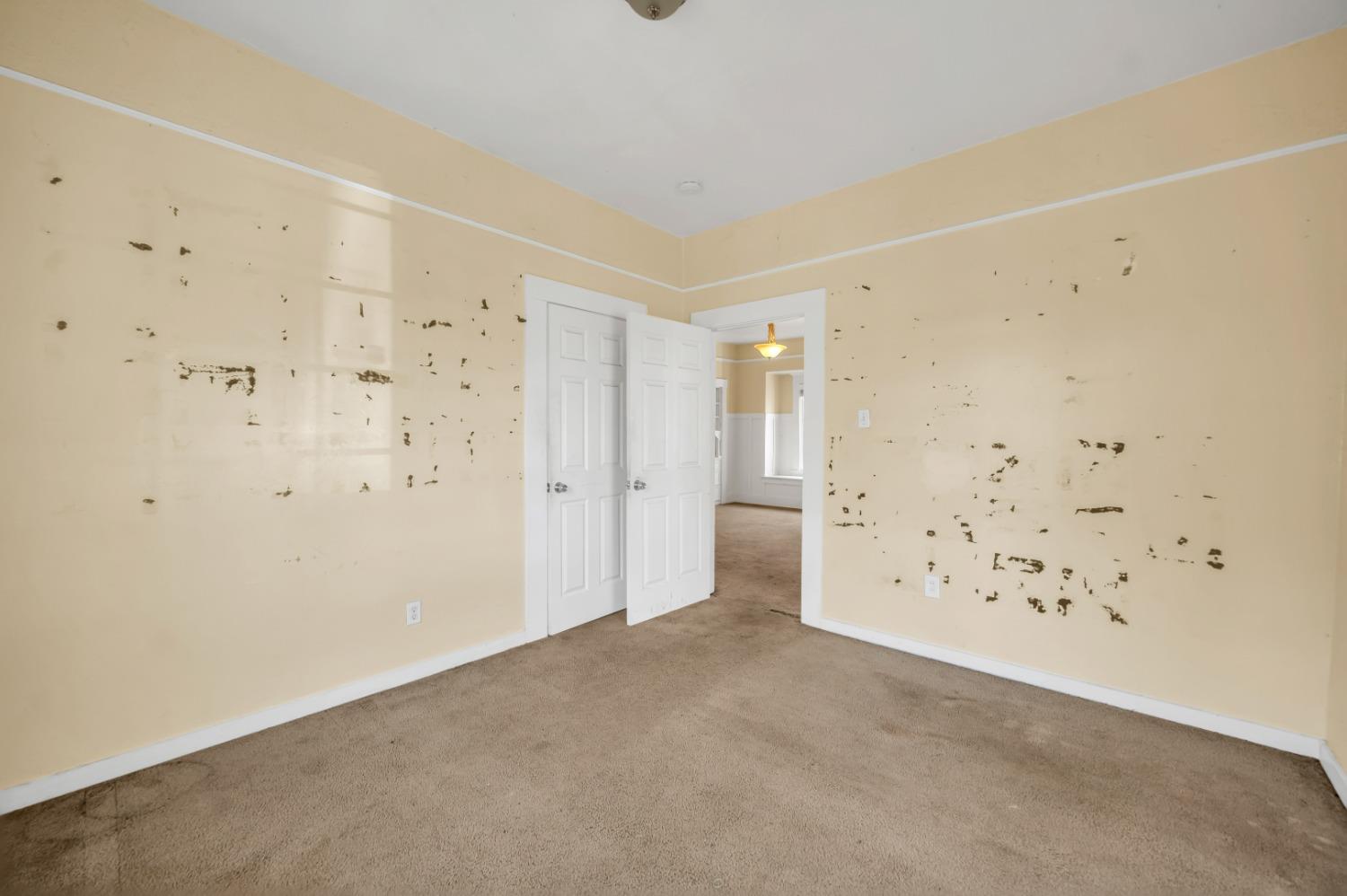 1121 Columbia Street