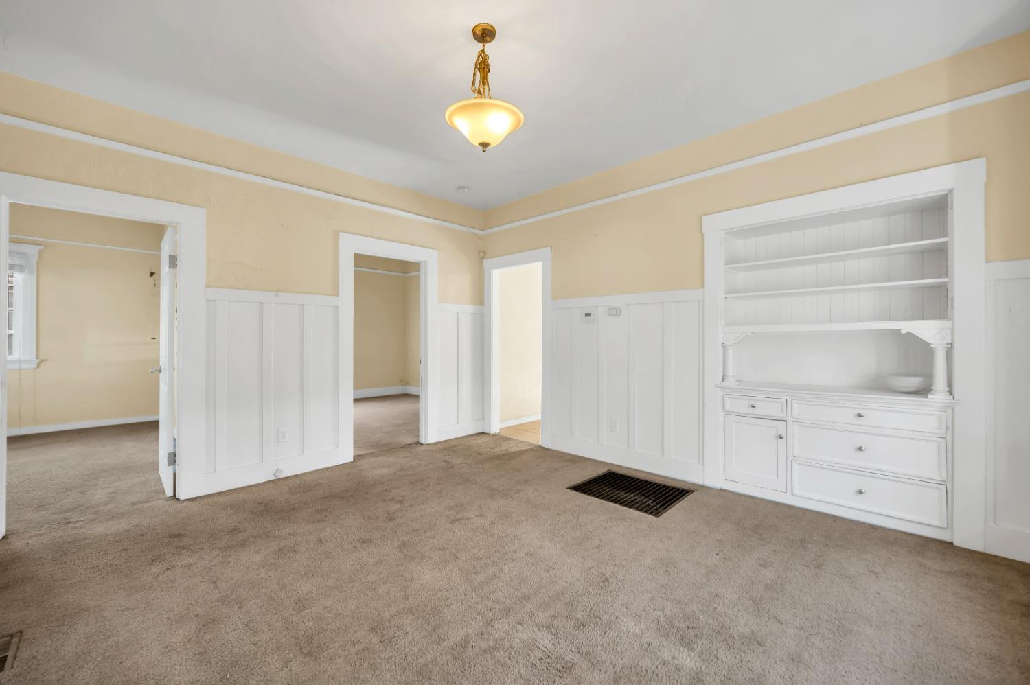 1121 Columbia Street