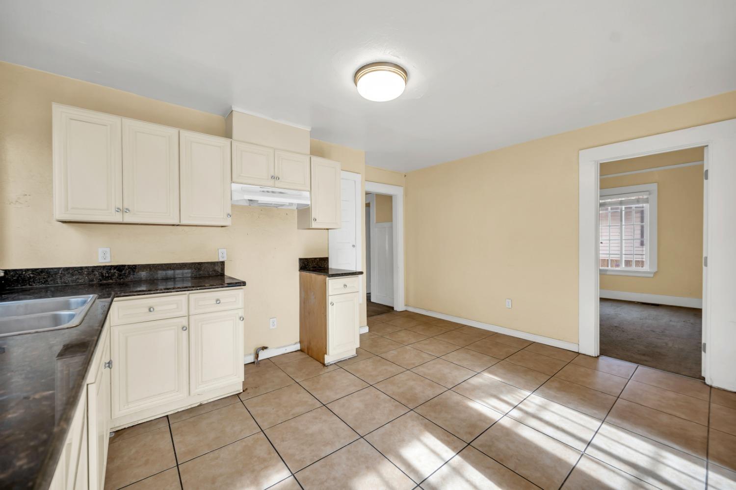 1121 Columbia Street