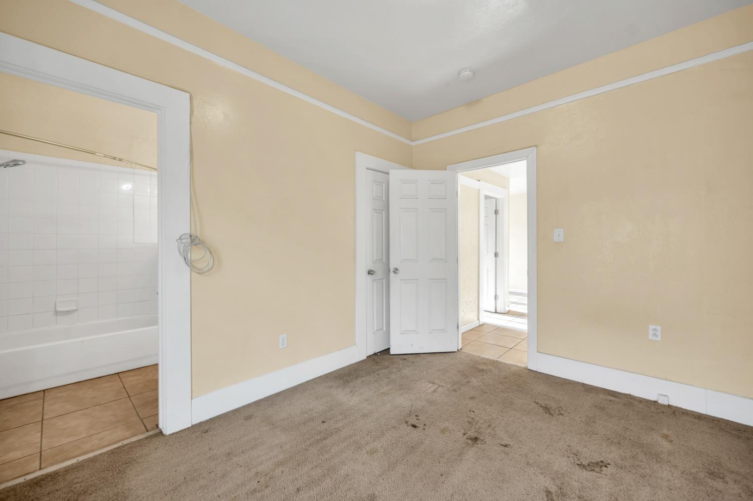 1121 Columbia Street