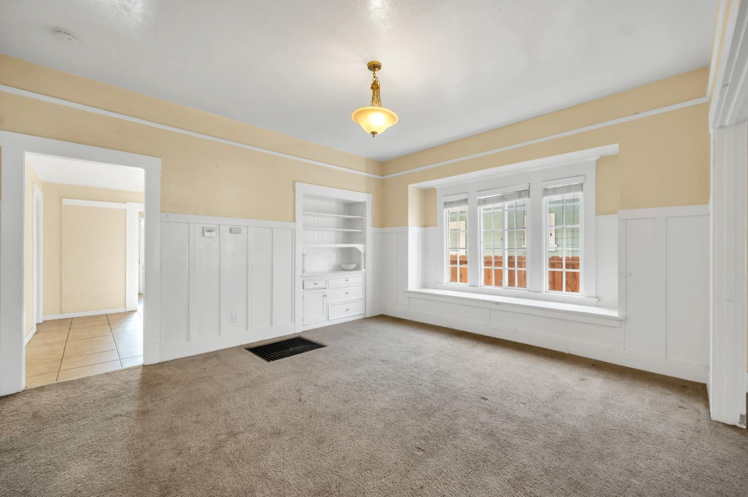 1121 Columbia Street