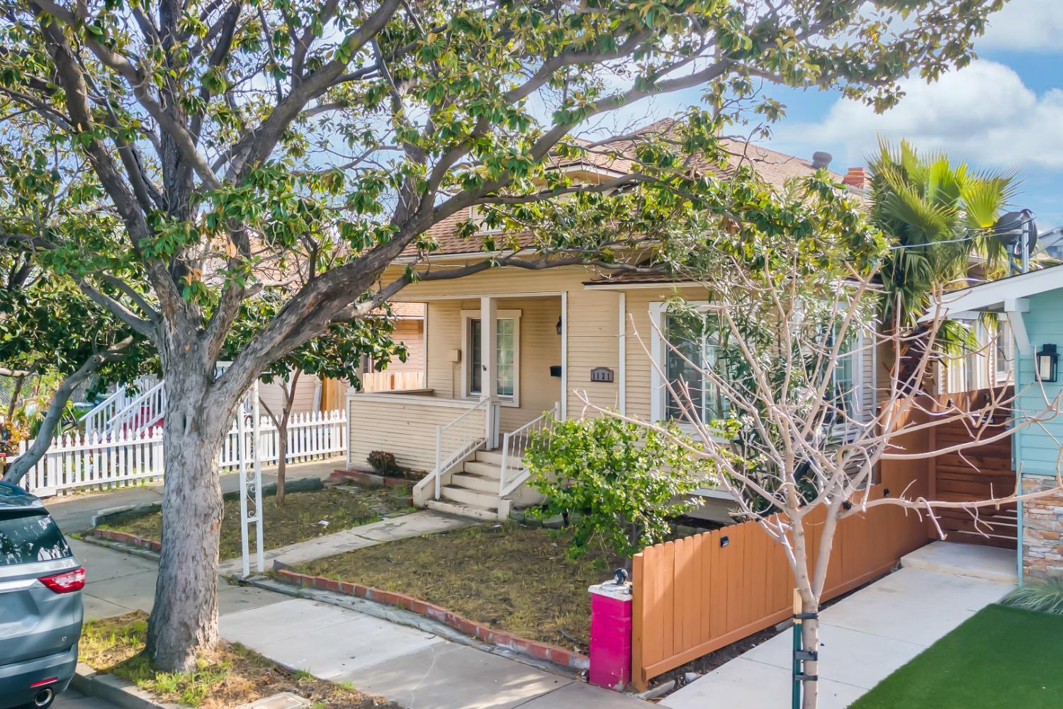 1121 Columbia Street