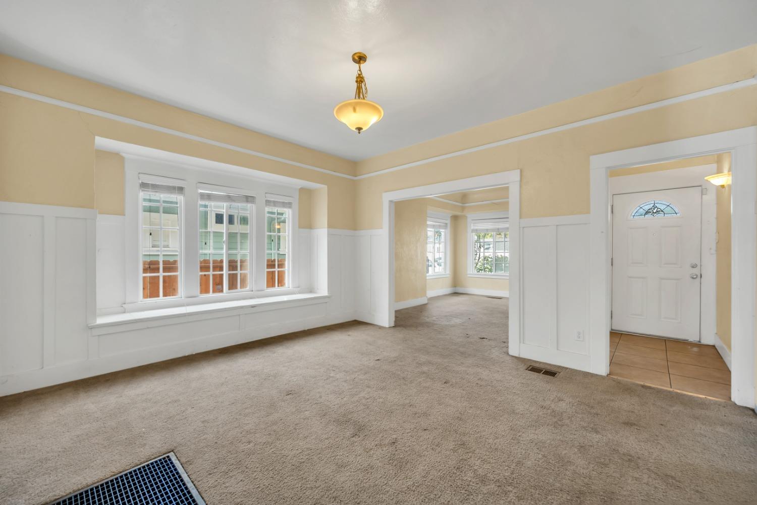 1121 Columbia Street