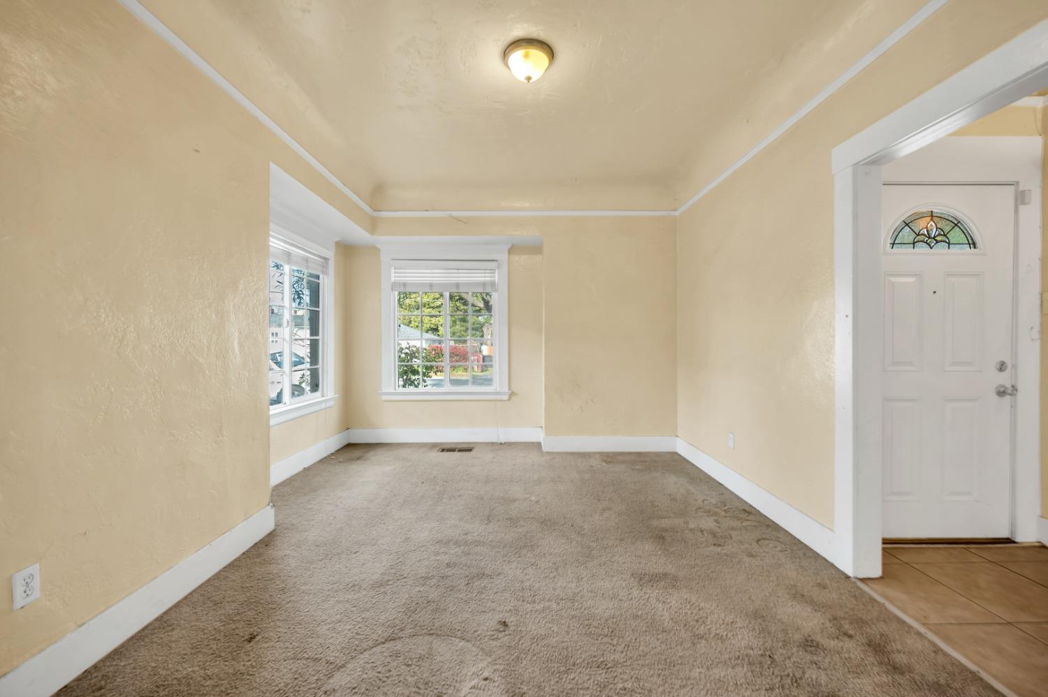 1121 Columbia Street