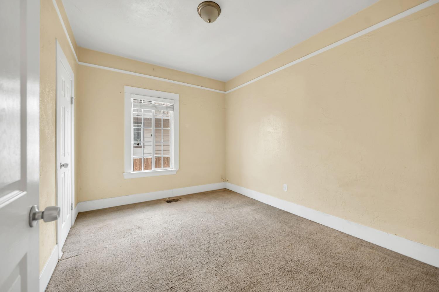 1121 Columbia Street