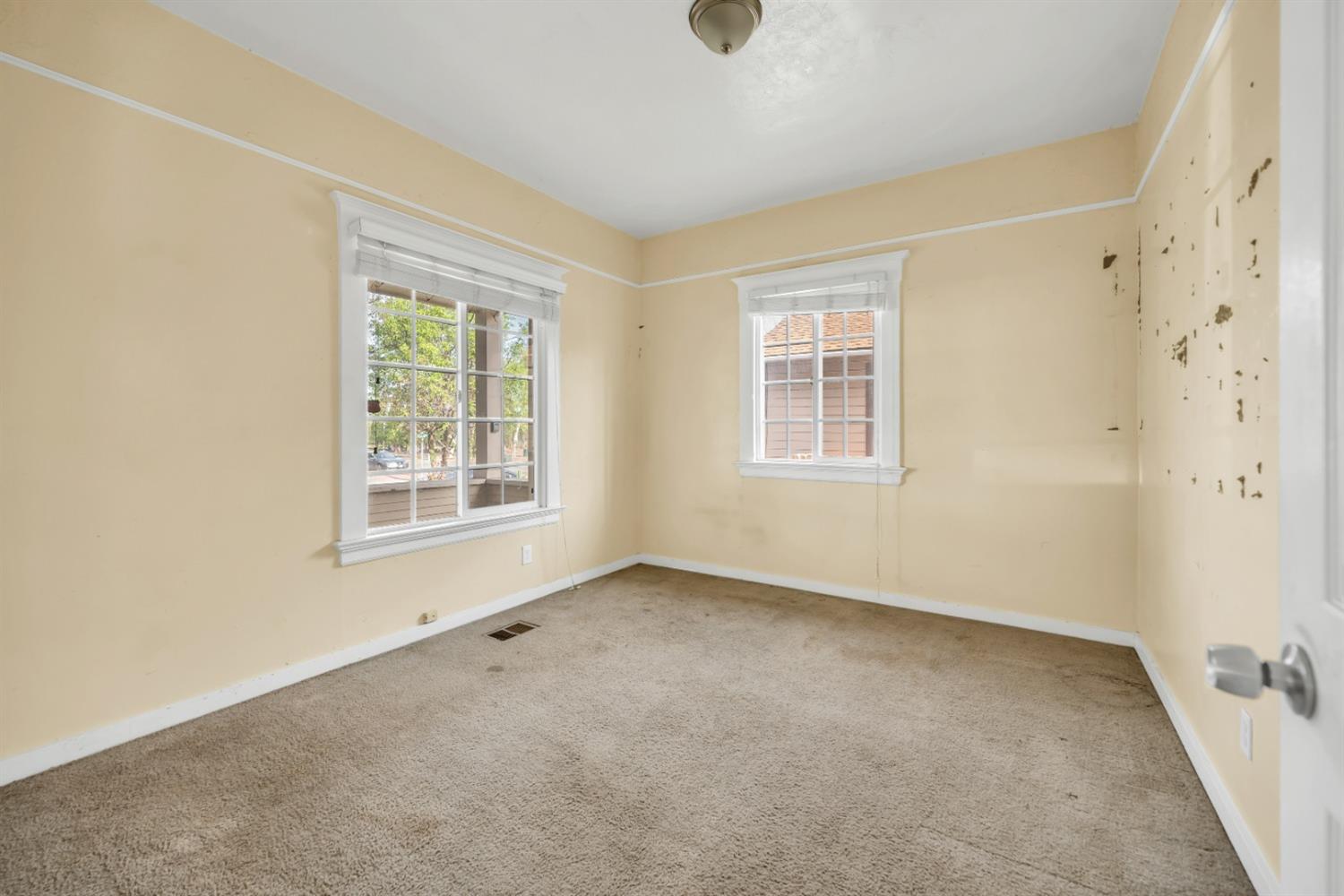 1121 Columbia Street