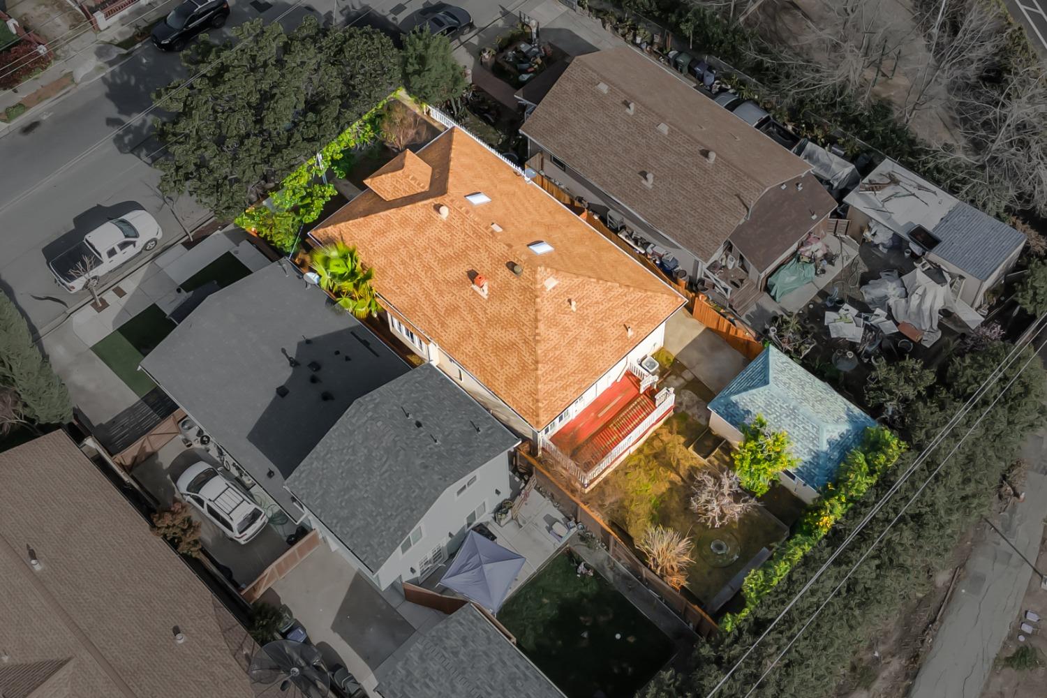 1121 Columbia Street