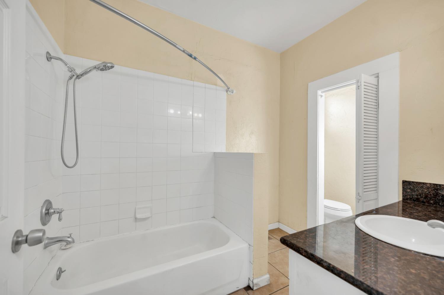 1121 Columbia Street