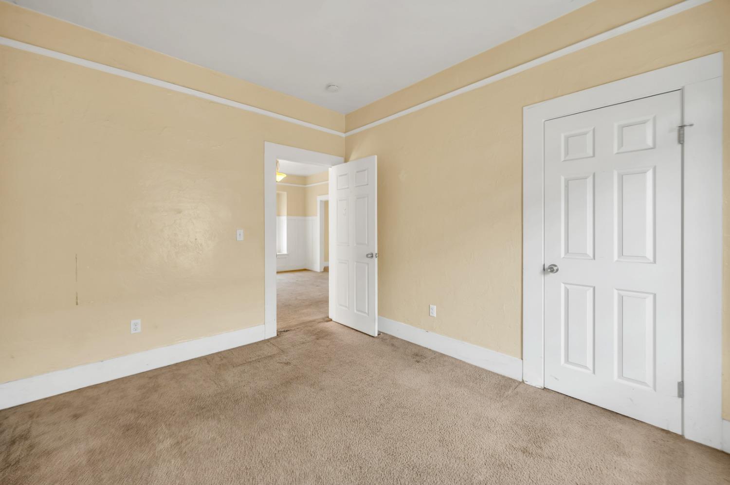 1121 Columbia Street