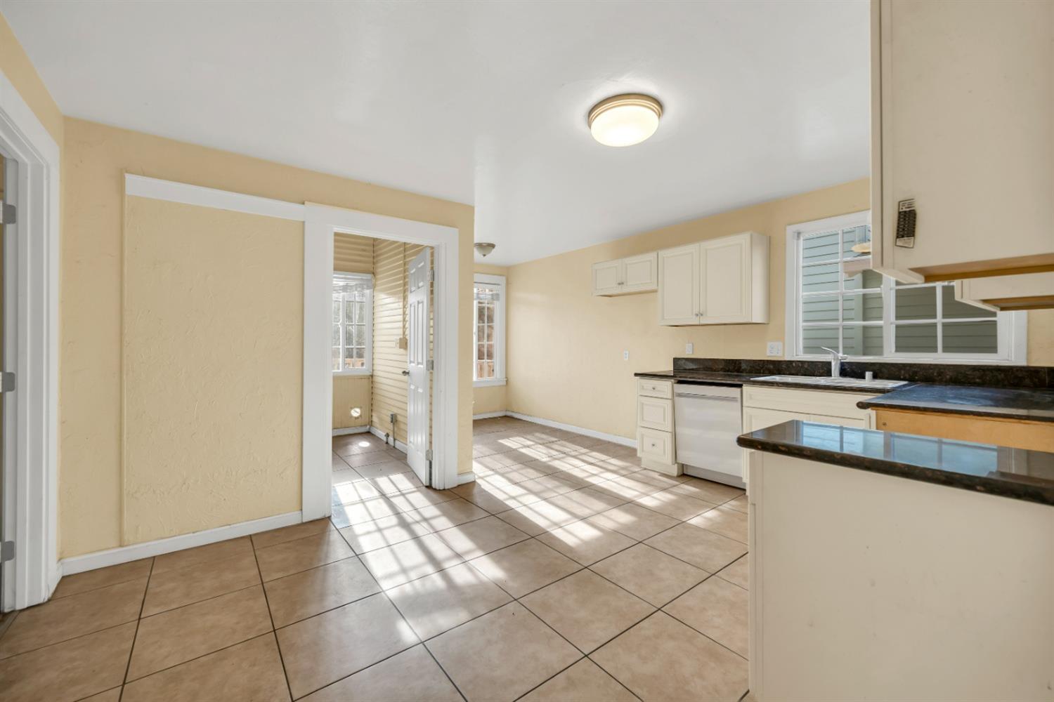 1121 Columbia Street