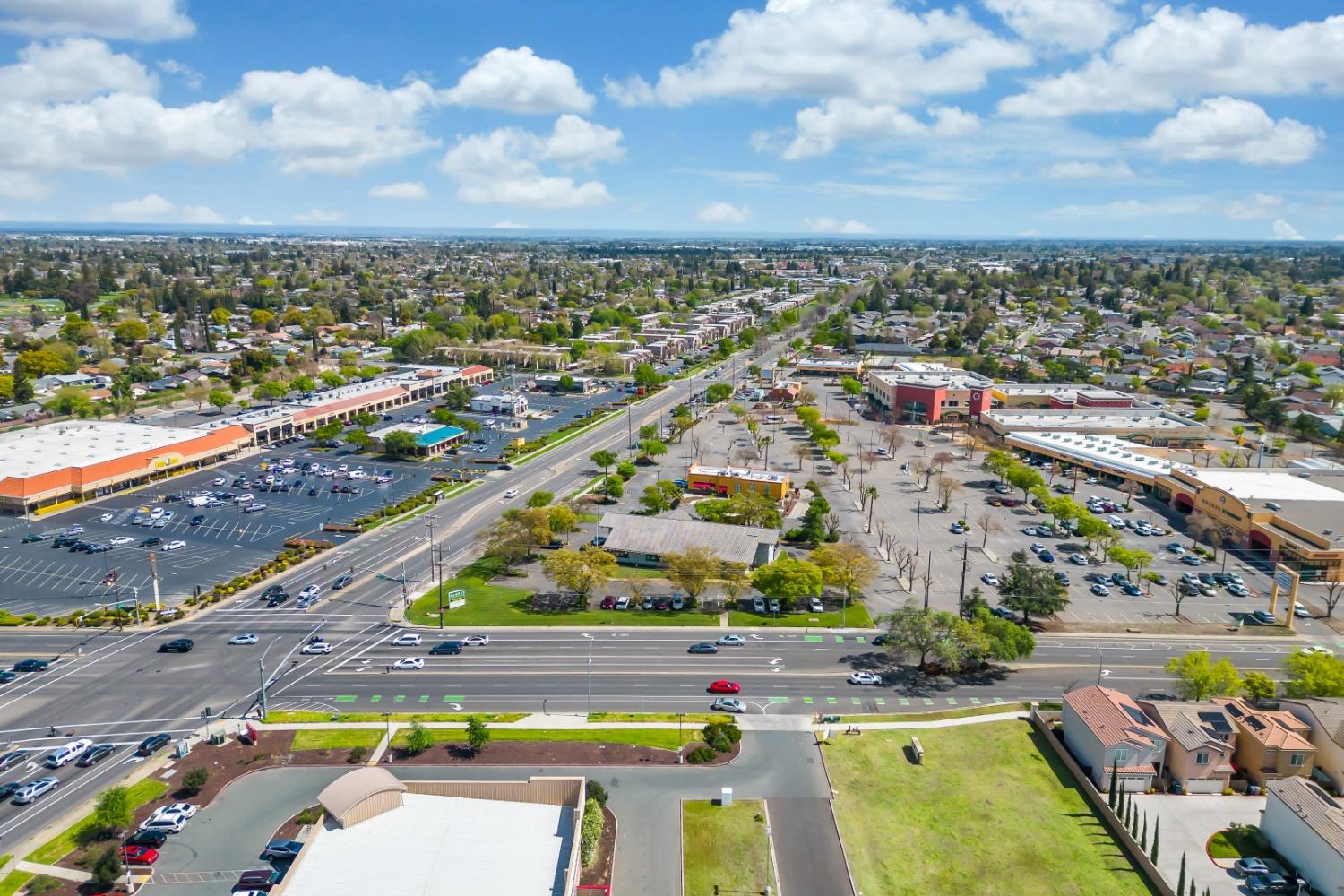 7951 Deer Creek Drive