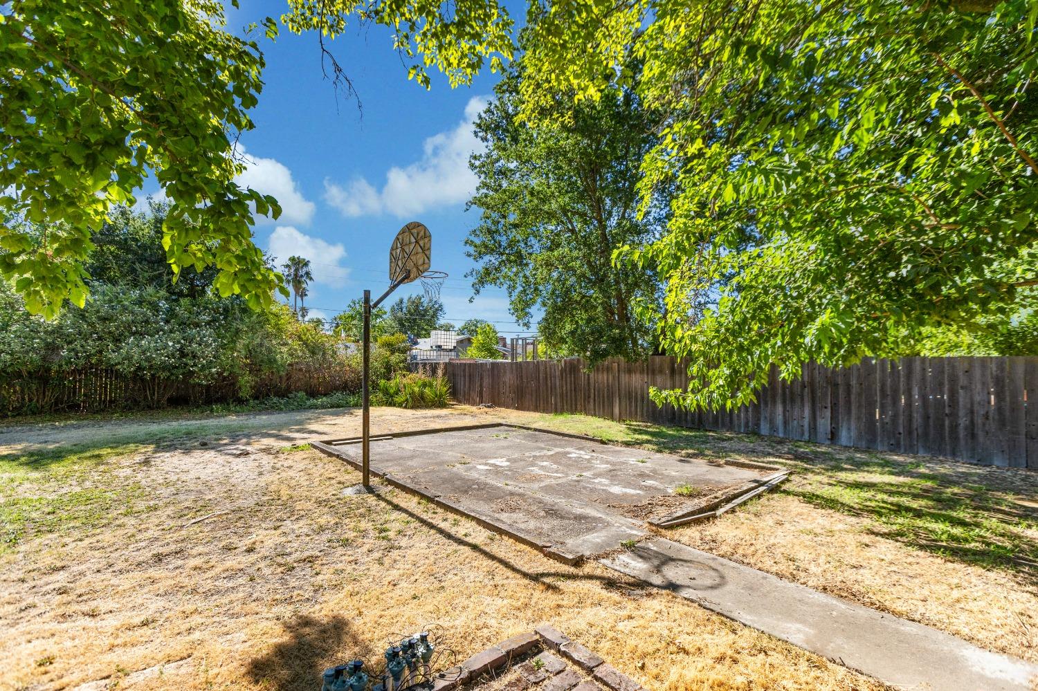 7418 Henrietta Drive