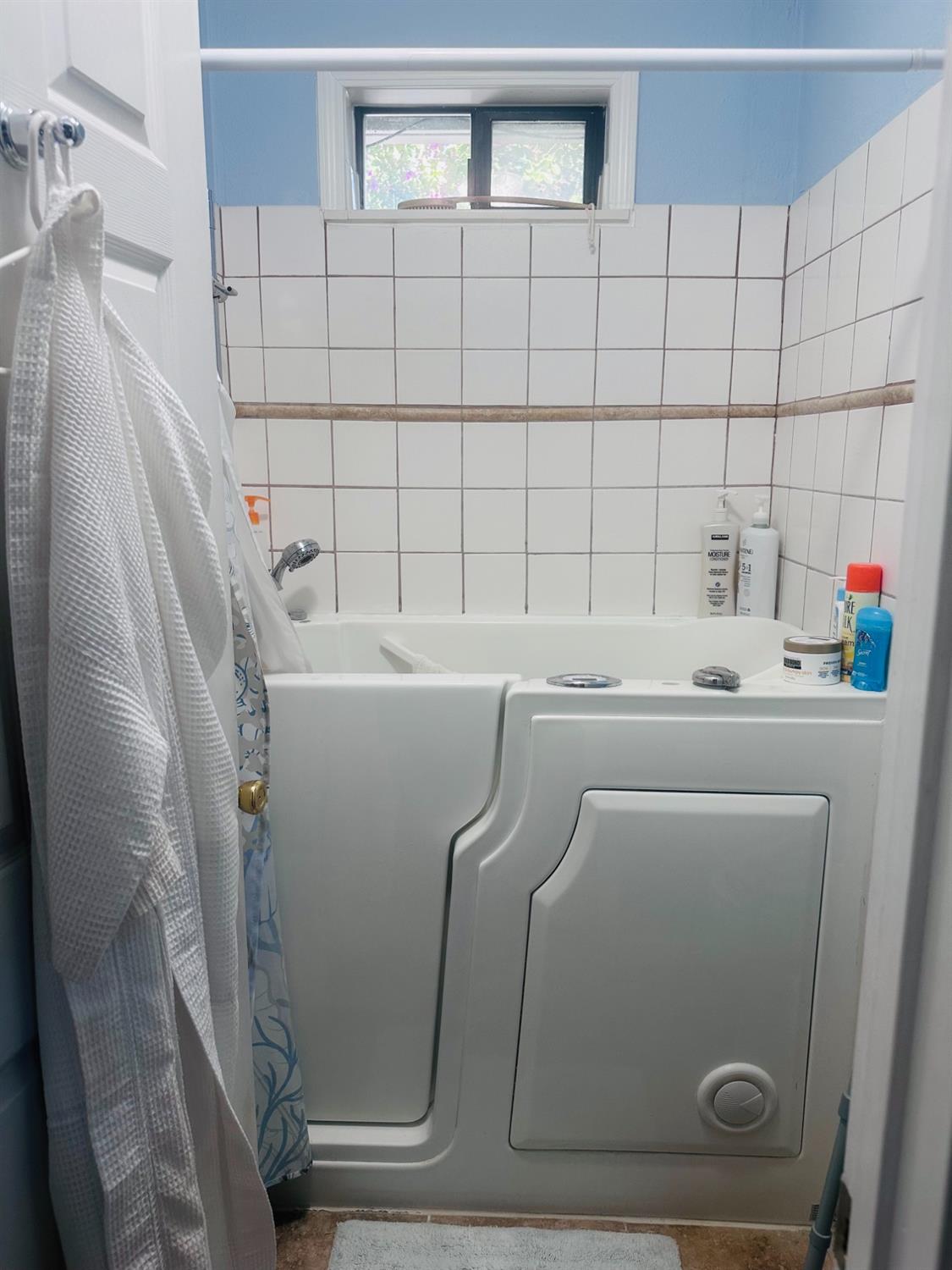 7457 Grand Oaks Boulevard