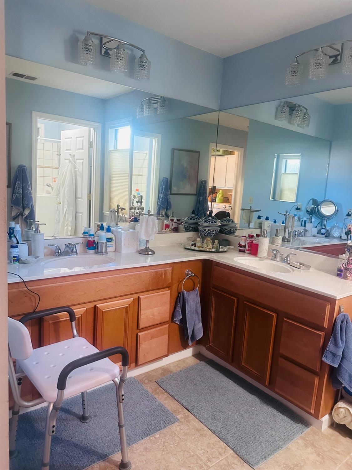 7457 Grand Oaks Boulevard