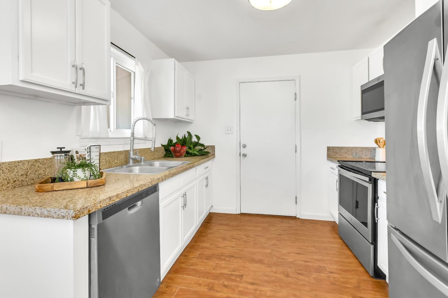 7550 Tamoshanter Way