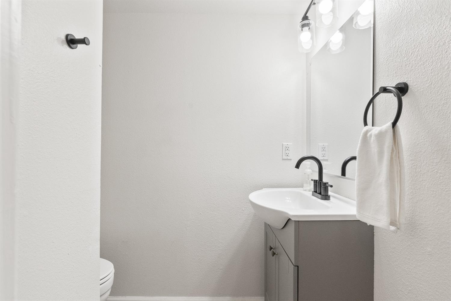 5170 Riverside Boulevard