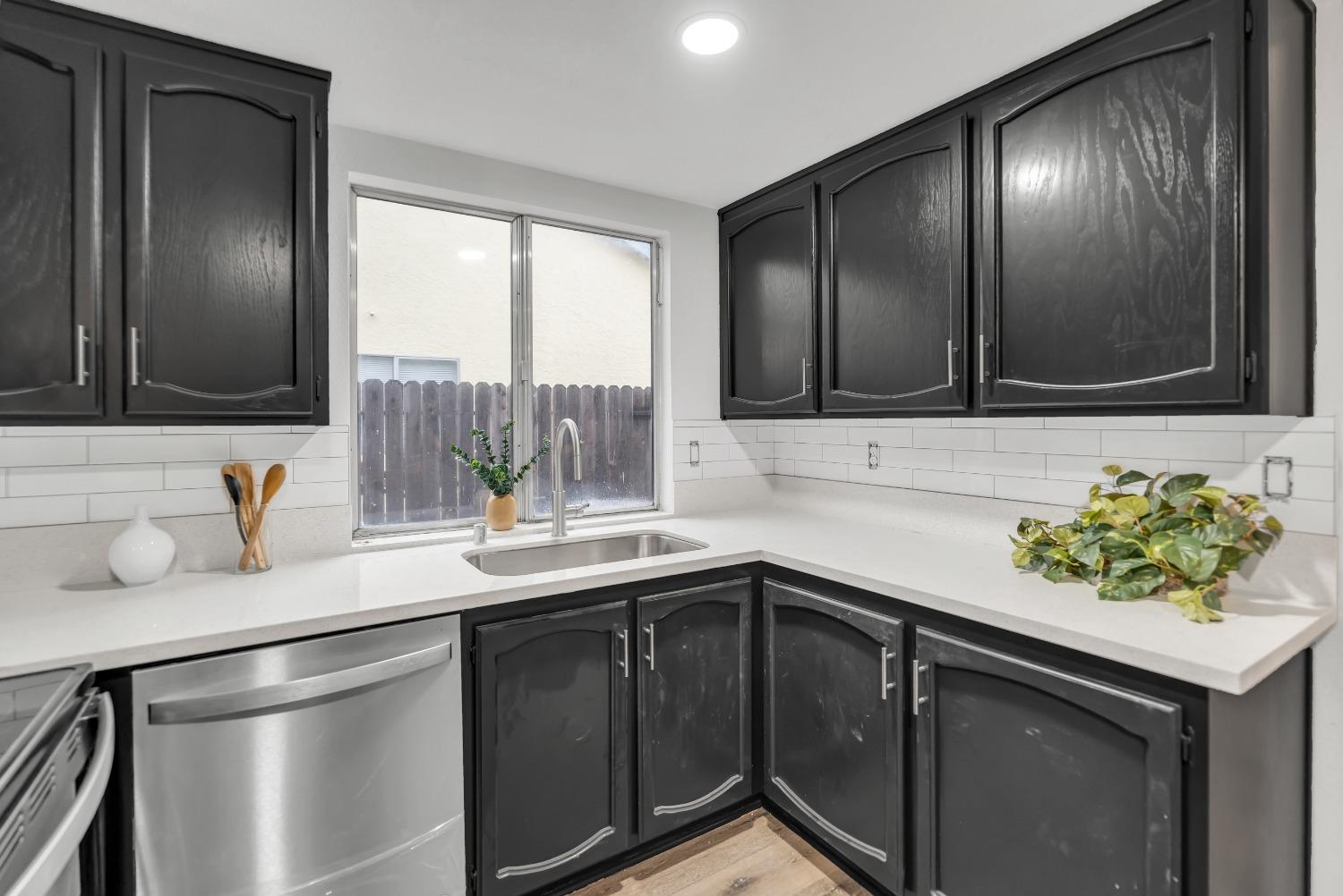 3916 Blackfield Drive